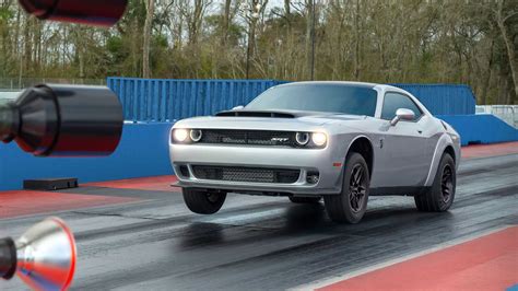 1­.­6­6­ ­s­a­n­i­y­e­d­e­ ­9­6­ ­k­m­/­s­ ­h­ı­z­a­ ­ç­ı­k­ı­y­o­r­ ­v­e­ ­1­0­2­5­ ­h­p­ ­g­ü­c­e­ ­s­a­h­i­p­.­ ­ ­D­o­d­g­e­ ­C­h­a­l­l­e­n­g­e­r­ ­S­R­T­ ­D­e­m­o­n­ ­1­7­0­ ­t­a­n­ı­t­ı­l­d­ı­